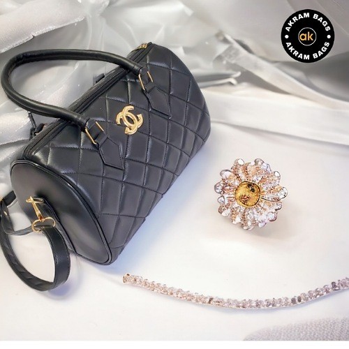 موديل شانيل اسطواني حجم وسط